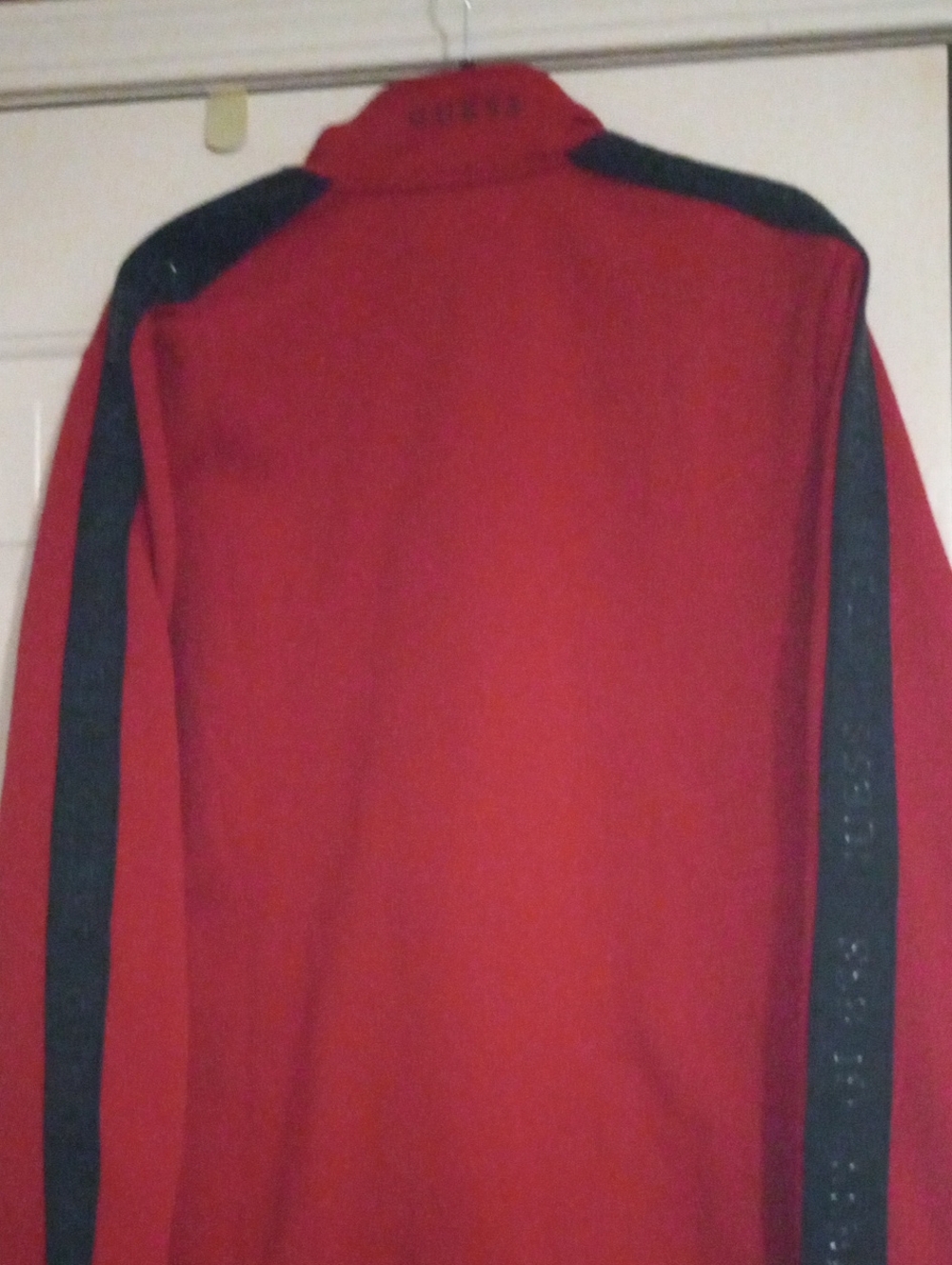 Guess  men's         Zip Pullover Size Lg - Picture 5 of 8